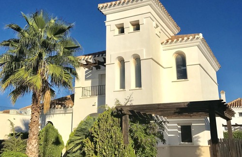 Roldan Villa | Luxury Villa - With Private Pool - Sleeps 7- Fully Airconditioned