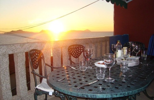 Oia House | Luxury Villa with private pool, amazing ocean views, 100m to sandy beach, Wi Fi