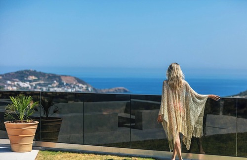 Geropotamos Villa | Luxury Villa with Sea Views, Fire Pit & near beach