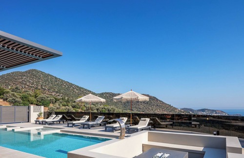 Geropotamos Villa | Luxury Villa with Sea Views, Fire Pit & near beach