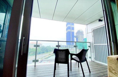 Colombo 02 Apartment | Luxury Water front Cinnamon life Suits Apartment in Heart of Colombo City