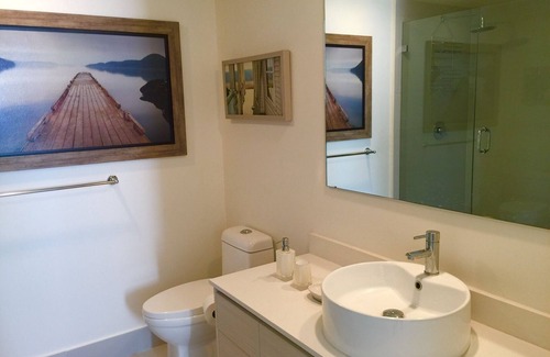 Hallandale Beach Resort | Luxury Water view Apartment 3/3 in Hallandale