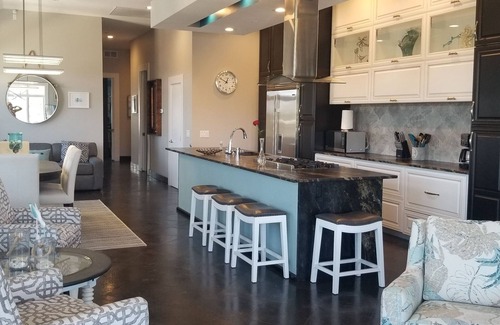 Grand Haven Condo | Luxury Waterfront Condo in dwtn, steps to shops, Wifi w/Roku, rooftop deck!