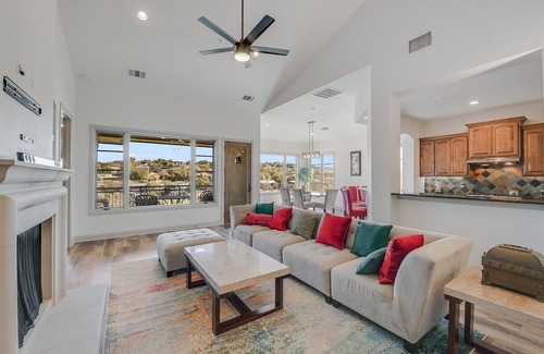Lakeway Condo | Luxury Waterfront Condo Lake Travis - Long Term Welcome