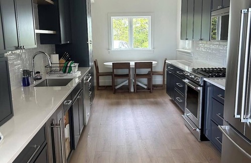 Suttons Bay House | Luxury Waterfront Home in Suttons Bay