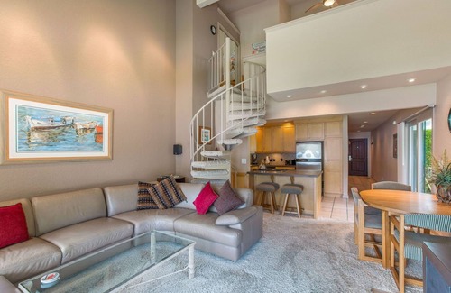 Chelan Condo | Luxury waterfront townhouse w/sandy beach outside your patio door! WOW!