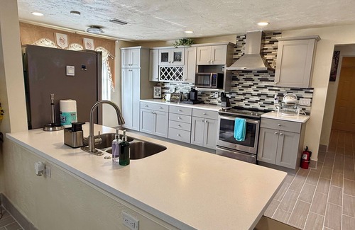 Holly Hill House | Luxury Waterfront Retreat near Daytona Beach