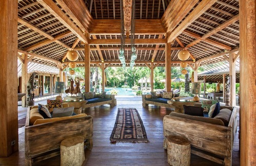 Umalas Villa | Luxury Wooden Private Pool in Umalas-6 Bedroom Villa