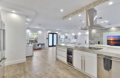 East Fort Lauderdale House | Lynora's Luxe Estate Modern Design