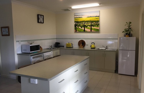 Upper Wakefield Bed & Breakfast | Lyreen's Apartment B&B