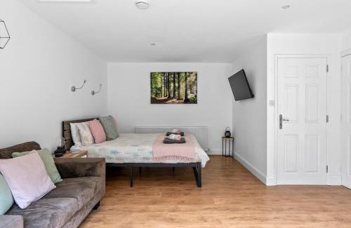 Reydon Apartment | Lytton Tree Lodge- 7 Self-Contained Lodges