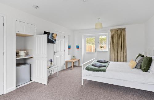 Reydon Apartment | Lytton Tree Lodge- 7 Self-Contained Lodges