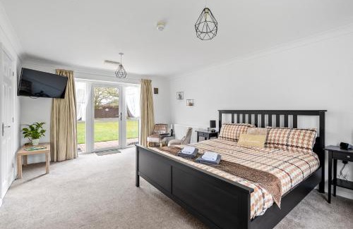 Reydon Apartment | Lytton Tree Lodge- 7 Self-Contained Lodges