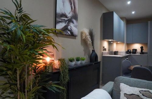 Manchester City Centre Apartment | M1 Townhouse - Free Parking & Central Manchester