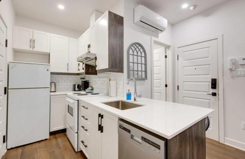 Mile End Apartment | M11 Modern Comfy Studio wAC in PlateauMile-End