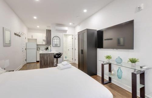 Mile End Apartment | M11 Modern Comfy Studio wAC in PlateauMile-End