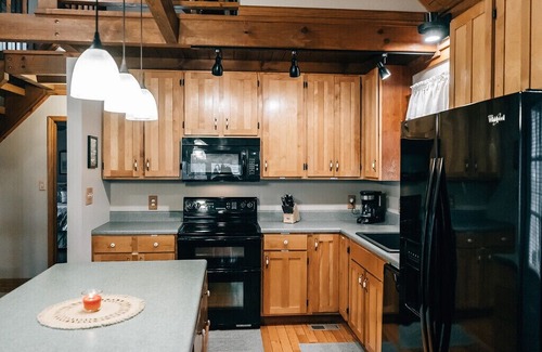 Sharps Chapel Cabin | Ma Cook Lodge is a lakefront cabin in Sharps Chapel, Tennessee with a private dock