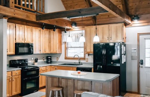Sharps Chapel Cabin | Ma Cook Lodge is a lakefront cabin in Sharps Chapel, Tennessee with a private dock