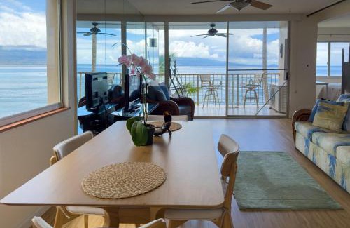 Maalaea Apartment | Maalaea Harbor-Oceanfront 2 Bedroom/2 Bath