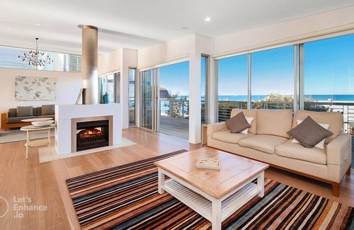 Macmasters Beach House | MacMasters Beach - Beachfront Magic