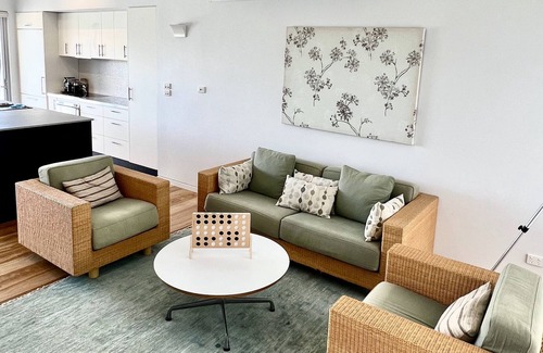 Macmasters Beach House | MacMasters Beach - Beachfront Magic