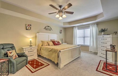 Macon House | Macon Townhome w/ Patio, 5 Miles to Downtown!