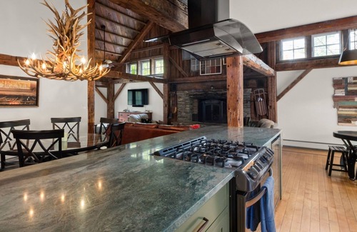 Warren House | Mad House Rentals 10 Bedroom Lodge by RedAwning