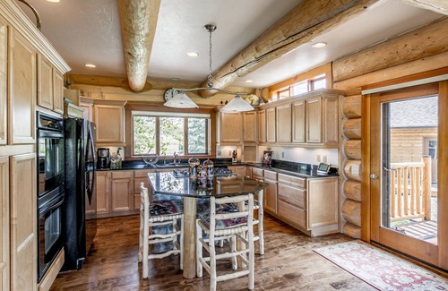 Cameron House | Madison River Front Montana Log Home: 4 bedrooms, 4 bathrooms VIEWS!!
