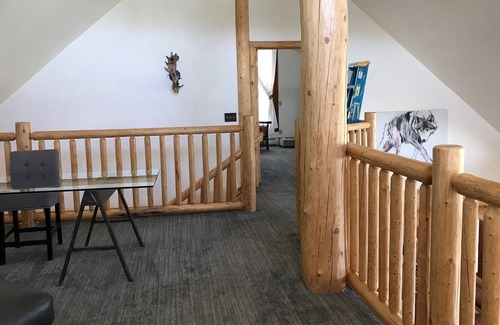 Cameron House | Madison River Front Montana Log Home: 4 bedrooms, 4 bathrooms VIEWS!!