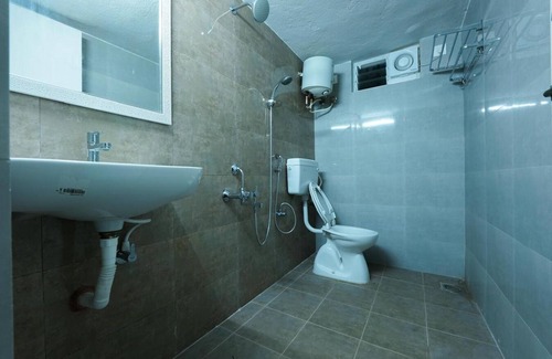 Thousand Lights West Hotel | MADRAS INN - NUNGAMBAKKAM