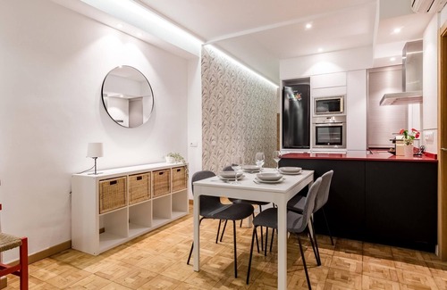 Las Acacias Apartment | Madrid Embajadores II - 4-Bedroom Apartment