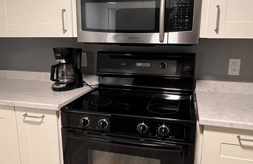 Regional District of Nanaimo House | Madrona Getaway