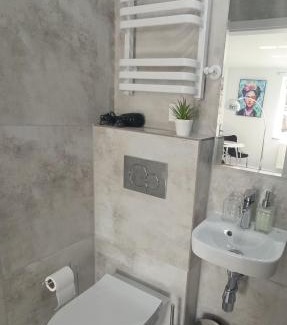Goerlitz Apartment | Magic Crystal & Netflix