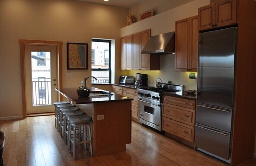 River North Apartment | Magic Factory Loft 3East 4 Bd/4 Ba Families Groups