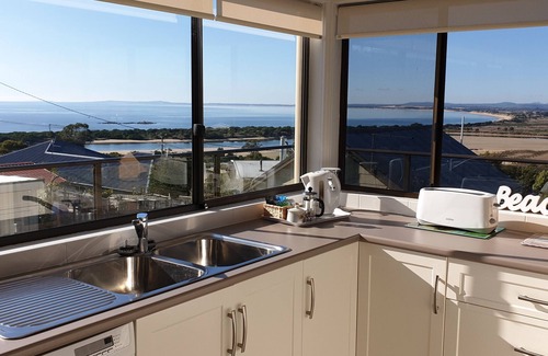 Bridport House | Magic Views - Great for families with children