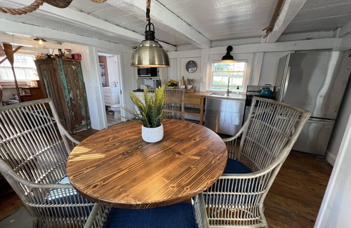 Commercial Street Cottage | Magical Beachfront Cottage
