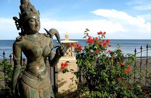 Buleleng Villa | Magical Healing Beach Retreat