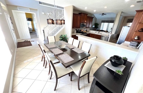 West Kissimmee House | Magical Lakeview (4 Master Suites) Pool Hot Tub BBQ Home Theater 2 Miles Disney
