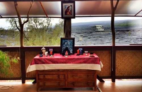 Kalapana Cottage | Magical Lava Temple Eco-Retreat w Volcano Views and Black Sand Beaches