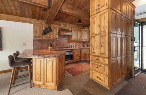 Aspen Condo | Magical mountain escape tucked on the slopes of Aspen Mtn. pool/parking/wifi