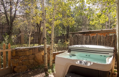 North Hills House | Magical Shangri la directly across from 10,000 Waves and close to the ski resort