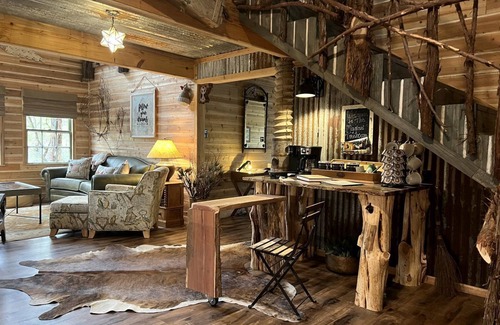 Dennis House | Magical Treehouse Rental for Family Glamping Adventures in Texas