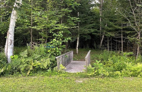 Cheneville Cottage | Magical Waterfront Cottage