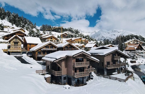 Saint-Etienne-de-Tinee Ski Chalet | MAGNIFICENT LUXURY CHALET WITH TOP-OF-THE-RANGE AMENITIES