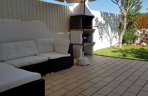 Sesmarias Apartment | Magnific Studio with a cozy garden, 5 minutes to the beach