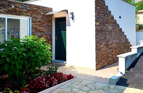 Les Issambres Villa | Magnificent view of the bay of ST TROPEZ, New Villa , with swimming pool.