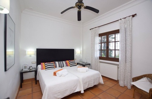 Atlanterra Ski Chalet | Magnificent andalusian style villa with 5 bedrooms. By the beach. FREE WIFI