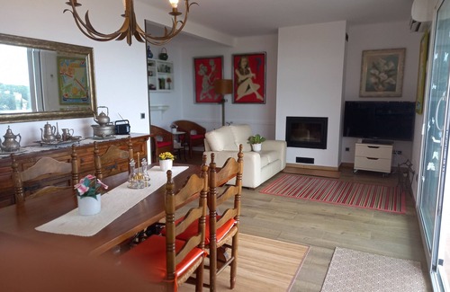 Llanca Apartment | Magnificent Apartment near the beach with ocean view