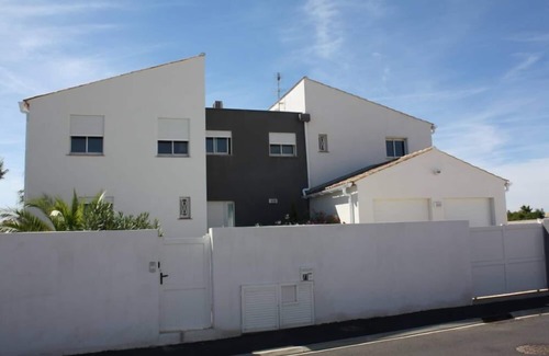 Serignan House | Magnificent architect designed villa for a quiet holiday near the sea .