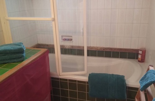 Le Fied Bed & Breakfast | Magnificent B&B chalet near lakes and vineyards